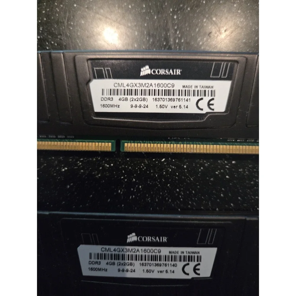 Corsair Vengeance LP DDR3 1600MHz 4GB (2x2GB) CL9 PC3-12800 Desktop Memory RAM